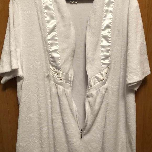 XXL White Terry Cloth House Robe - Picture 3 of 6